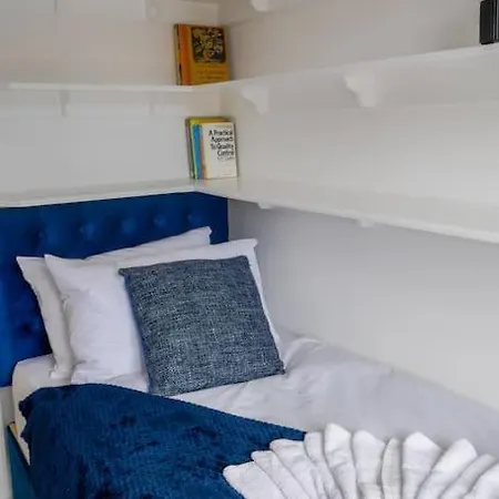 - Sea Views, Long Stays, Contractors شقة