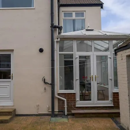 - Sea Views, Long Stays, Contractors *