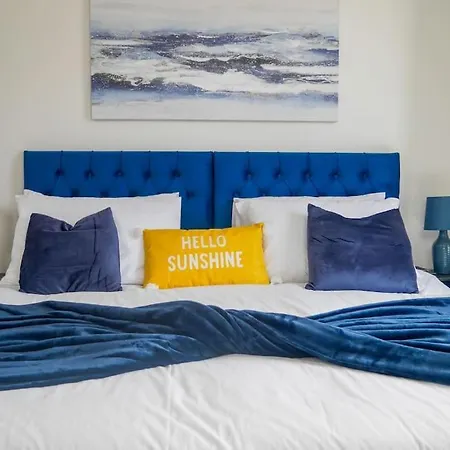 - Sea Views, Long Stays, Contractors *