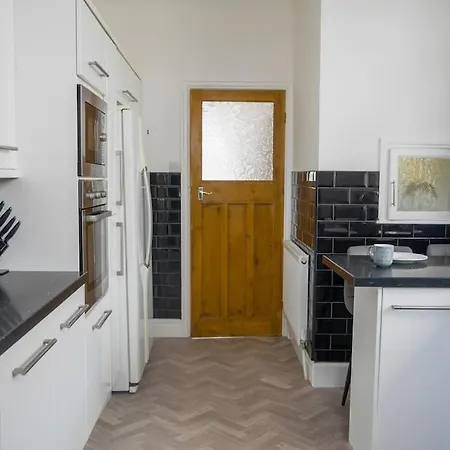 - Sea Views, Long Stays, Contractors Apartment *