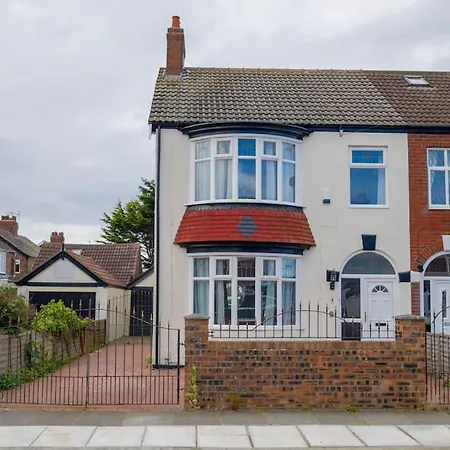 - Sea Views, Long Stays, Contractors Apartment *